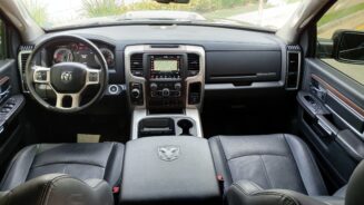 RAM CLASSIC LARAMIE - 2023/2023 - NIGTH ED. 4X4 R$269.900,00 - Imagem 7